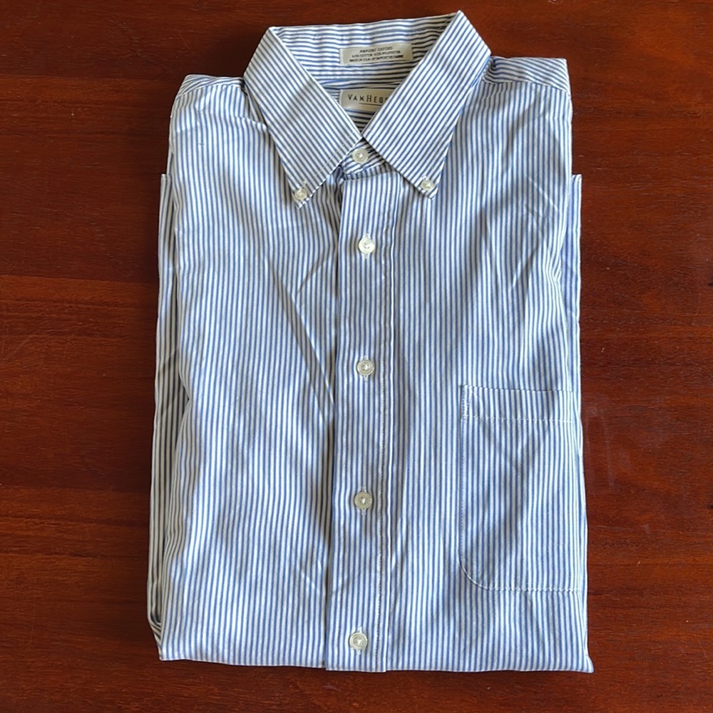 Van Heusen Dress Shirt  Size 16 1/2 34/35 (Large) Blue/White stripe